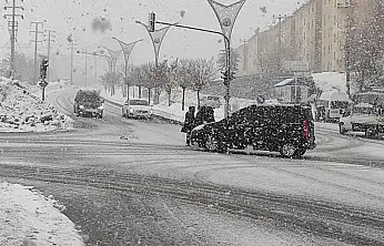 Meteoroloji'den kar, sağanak ve kuvvetli rüzgâr uyarısı