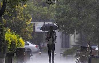 Meteoroloji'den kuvvetli yağış ve fırtına uyarısı