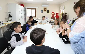 Minikler Ara Tatilde Yüzme, Sanat ve Sinema ile Eğlendi