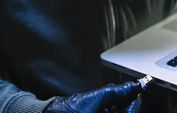 Pegasus ve Casus Yazılımlar: Hedef Sadece Suçlular Değil, Gazeteciler ve Aktivistler de İzleniyor