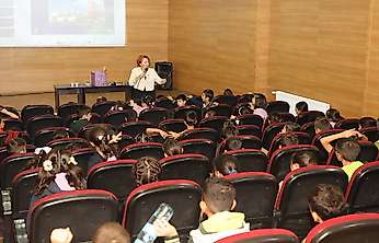 Pütürge'de öğrenciler masalın büyülü dünyasıyla buluştu