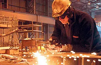 Sanayi Üretimi Aralık 2025'te Yıllık Bazda Geriledi