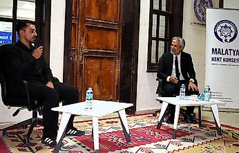 Şiir Bu Kez Sokaklara Taştı: 'Bu Sokakta Şiir Var' Malatyalıları Buluşturdu