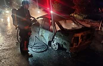 Tohma Köprüsü'nde Kaza: 4 Yaralı, Bir Araç Yandı