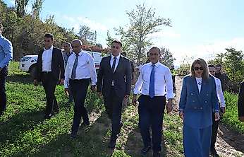 Vali Yavuz Doğanyol'da Deprem Konutlarından Gölete Birçok Projeyi İnceledi