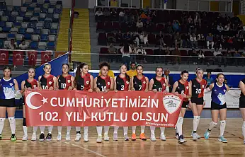 Voleybolun Kalbi Malatya'da Attı: Malatya Voleybol Spor 3-2 Kazandı