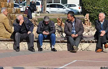 Yaşlı Derneğinden TBMM'ye 'Emekli Aylığı Artışı' Çağrısı