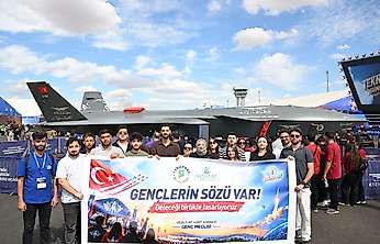 Yeşilyurt Belediyesi'nden Gençlere TEKNOFEST Gezisi