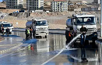 Yeşilyurt Belediyesi'nden İkizce TOKİ Konutlarında Kapsamlı Temizlik Seferberliği
