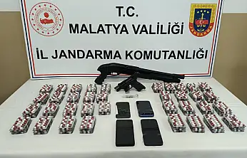 Yeşilyurt'ta Jandarma 1992 Sentetik Ecza Hapı Ele Geçirdi: 4 Şüpheli Yakalandı