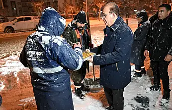 Yeşilyurt'ta Karla Mücadele 7/24 Sürüyor: Başkan Geçit Sahada