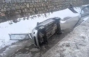 Yeşilyurt'ta Otomobil Sulama Kanalına Uçtu: Yaralanan Yok