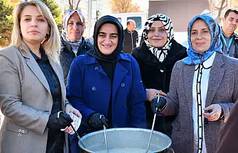 Yeşilyurt'ta Yerli Malı Haftası'na Tarhana Desteği: Malatya'nın Kadim Lezzeti Vatandaşlarla Buluştu