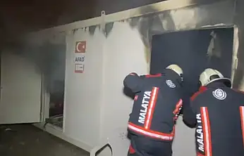 Yeşilyurt'taki Konteyner Kentte Yangın Korkuttu