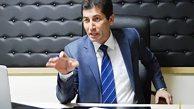 Bayrak İnmeyip O Beden İnmeliydi