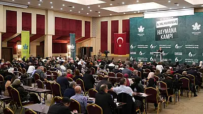 Davutoğlu: 'Türkiye Büyük Bir Güven, Ahlak ve Yönetim Krizi Yaşıyor'