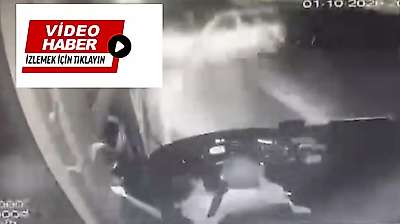 Malatya'da çifte mezar: Servis otobüsü ile hafif ticari araç çarpıştı, kaza anı kamerada