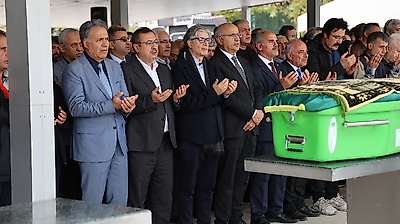 Prof. Dr. Ramazan Özdemir'in Acı Günü! Ağabeyi Toprağa Verildi
