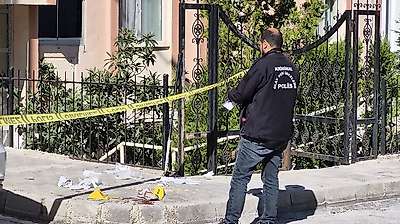 Yavuzselim Mahallesi'nde dehşet: 61 yaşındaki Perihan Akbulut'a 8 bıçak darbesi, şüpheli eş kaçtı
