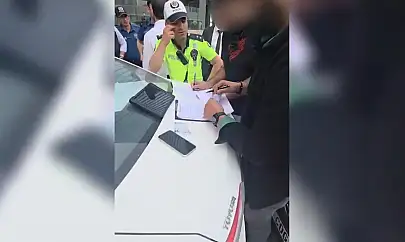 Ambulansa yol vermeyen düğün konvoyuna ceza yağdı