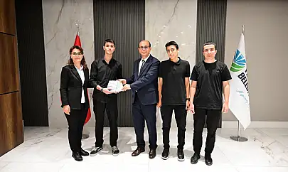 Başkan Geçit, öğrencilerin hazırladığı soruları cevaplandırdı