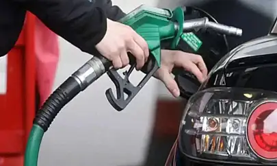 Benzin ve motorine zam: Fiyatlar rekor seviyeye yükseldi