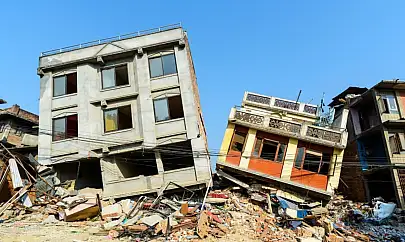 Deprem davasında, dönemin AK Parti'li başkanları ve 8 kamu görevlisine soruşturma izni