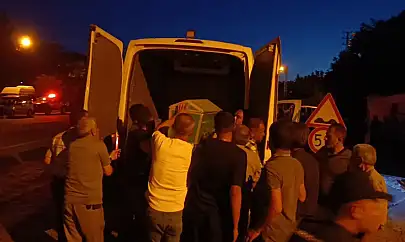 Devrilen otomobilin sürücüsü öldü, eşi ağır yaralandı