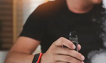 Elektronik sigara, gençlerin hayatını tehdit ediyor!