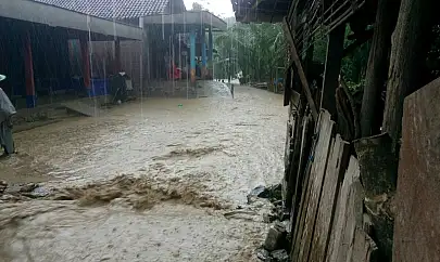 Endonezya'da sel: Bir ölü 19 kayıp