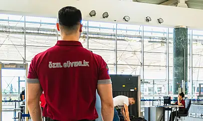 Havalimanlarına girişte sıvı kısıtlamaları uygulanırken aynı sıvı neden içeride satılıyor?