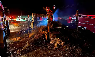Malatya'da yonca yüklü pikap alev aldı