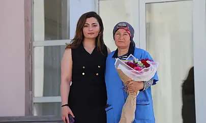 Malatya Kız Yurdu Personeli  NURTEN KINIK'a Anne Şefkati hediyesi