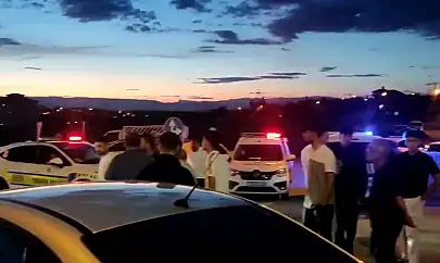 Melekbaba Mahalle Sakinleri trafiği yola kapattı