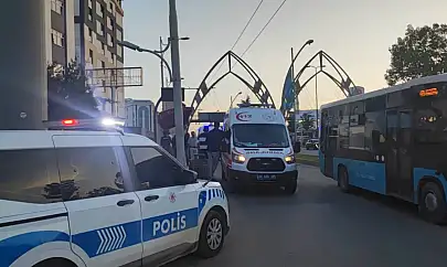 Otobüste başlayan Kadınların tartışması bıçaklı  kavgaya dönüştü: 2 yaralı