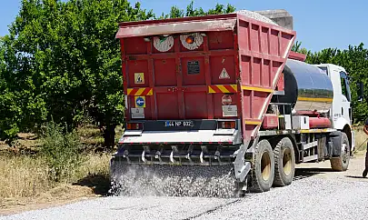 Tohma Mahallesinde yeni yol açma ve genişletme çalışmaları