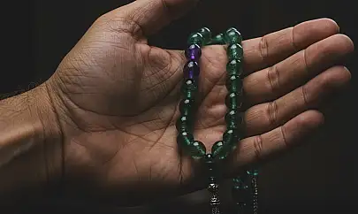 Zultanit Taşı Tesbihlerde Neden Bu Kadar Popüler Hale Geldi?