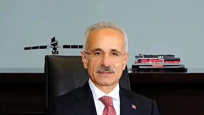 Bakan Uraloğlu: Çocuklarımızı dijital dünyanın risklerinden koruyacağız