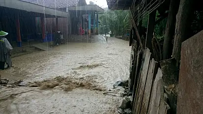Endonezya'da sel: Bir ölü 19 kayıp