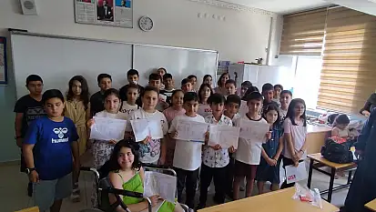 Sınıf Öğretmeni Atmaca, 'Bu yıl bizim için çok zor olan öğrencilerimden ve sizlerden ayrılmak olacak'
