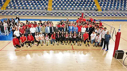 Voleybol'da Kupalar Sahibini Buldu