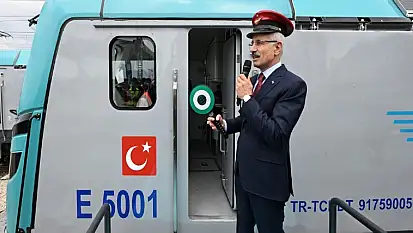 Yeni nesil demiryolu araçları teslim edildi