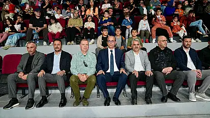 Yeşilyurt Belediyesinin Kültürel Etkinliğinde Merkez Spor Salonu Tamamen Doldu