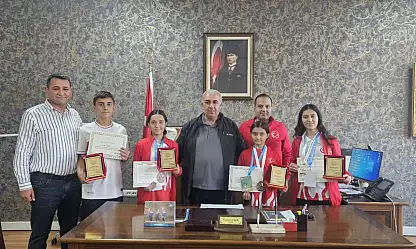 Başarılı Sporcu Kardeşler Gülşen'den Halk Eğitimi Merkezi'ne Anlamlı Ziyaret