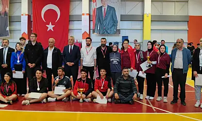 Malatya Gençlik ve Spor Müdürlüğü GSB YURTLİG Masa tenisi takımı erkeklerde 1.nci oldu