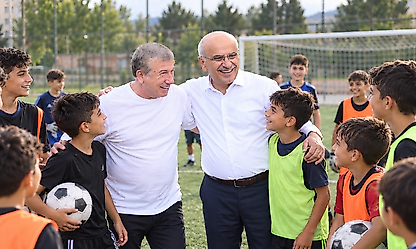 Tanju Çolak Futbol Akademisi Malatya'da Kuruluyor! Genç Yetenekler İçin Büyük Proje