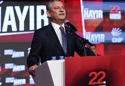 Özgür Özel, CHP 22. Olağanüstü Kurultayı'nda Yeniden Genel Başkan Seçildi