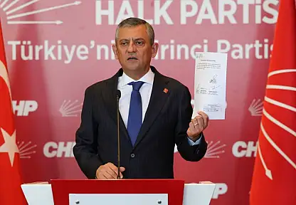 Özgür Özel'den çok sert açıklama: 'Abdurrahman Tutdere'yi değil, AK Partili belediyeleri inceleyin'