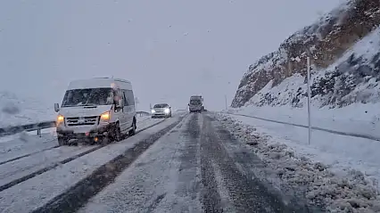 2 Bin Rakımlı Kubbe Dağı Yolunda Karla Mücadele Sürüyor
