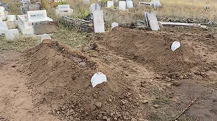 Anne ve Oğlu Yan Yana Toprağa Verildi: Aile İki Acıyı Birden Yaşadı